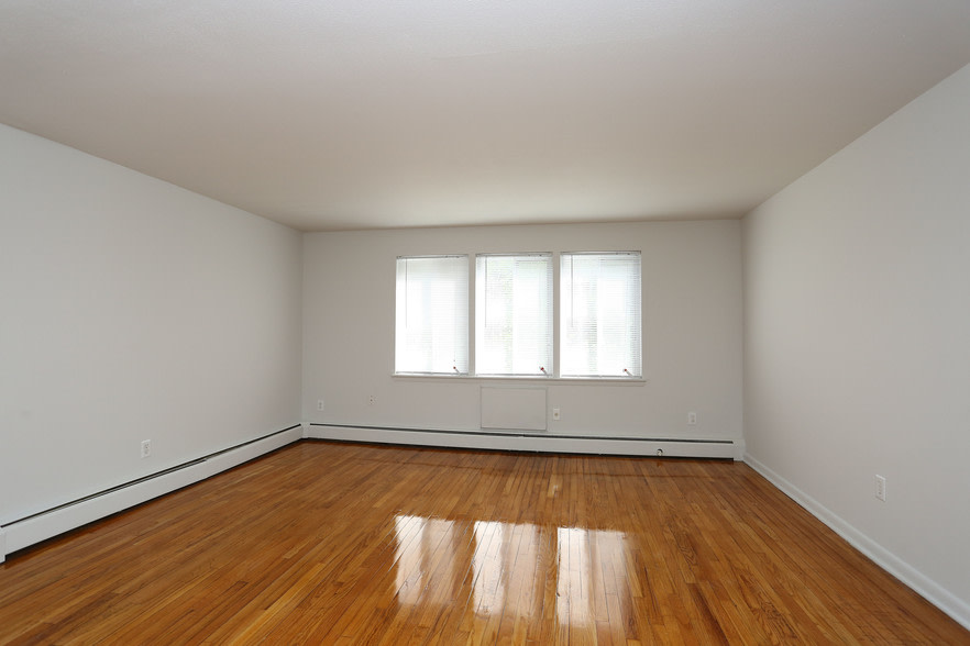 Meadoway Gardens Image 13