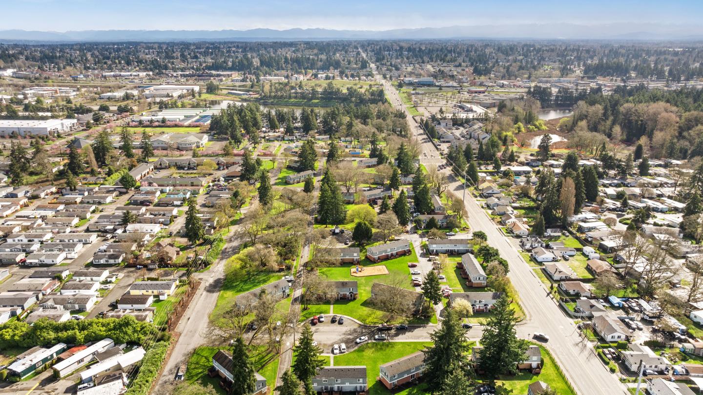 Pacific Walk Townhomes Image 5