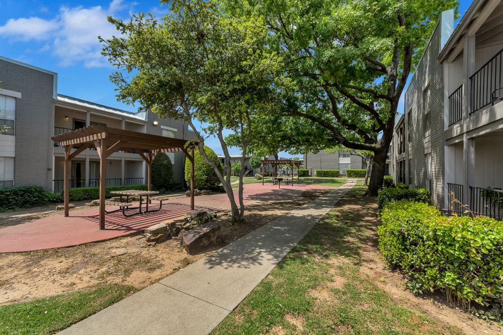 Mission Pointe Club Image 9