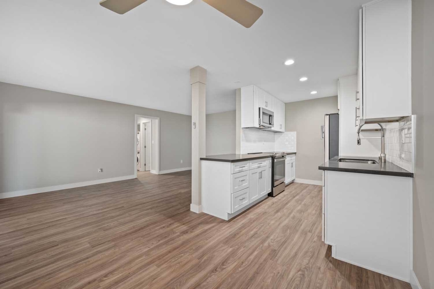 Los Robles Apartments Image 23