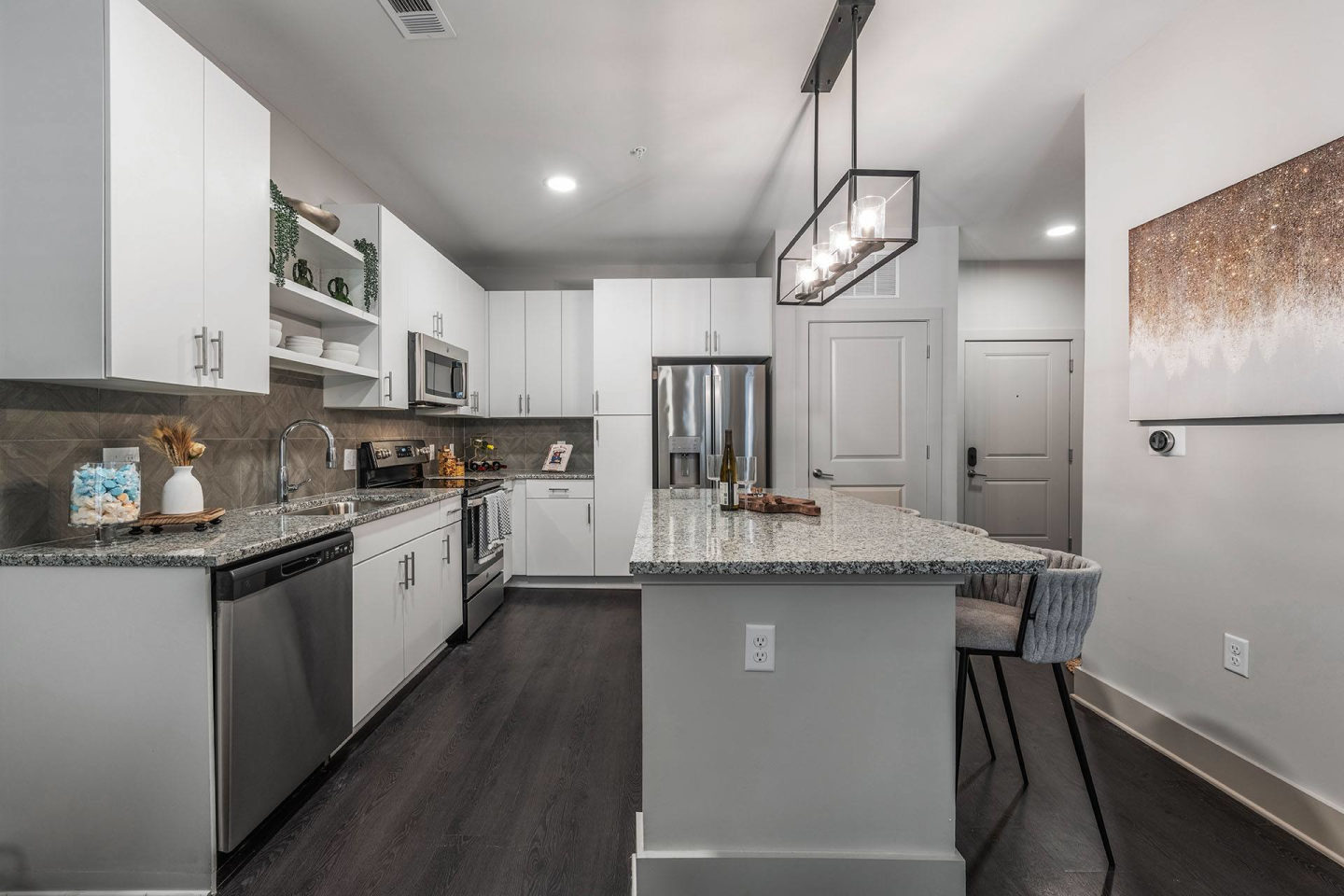 Capital Collective Luxury Apartments Image 13