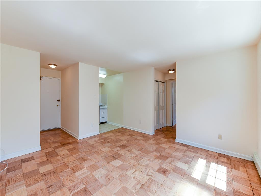 Alpha House Image 13