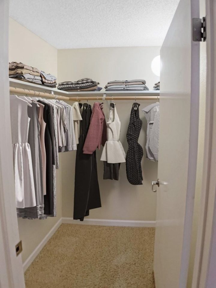 Lake Tower Apartments Image 15
