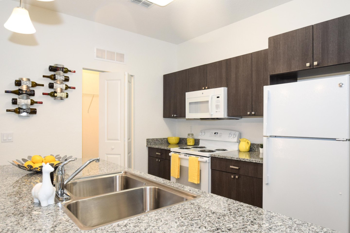 Torino Lakes Rental Townhomes Image 6