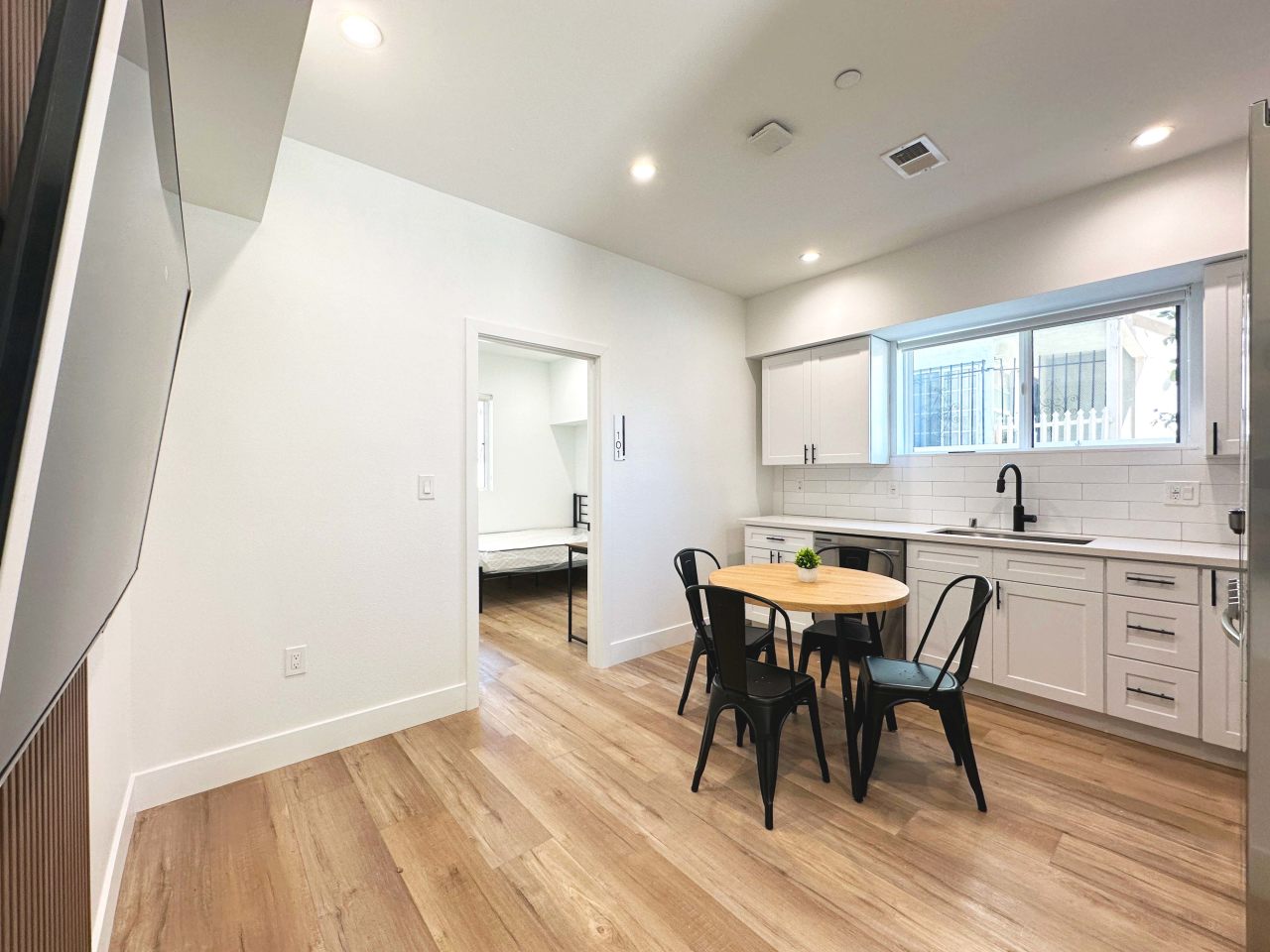 2909 Kenwood Avenue - Co-Living Housing Image 6
