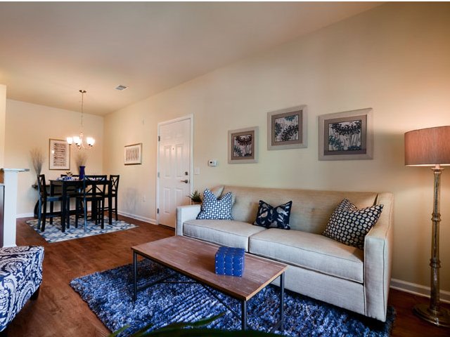 Laurel Green Image 22