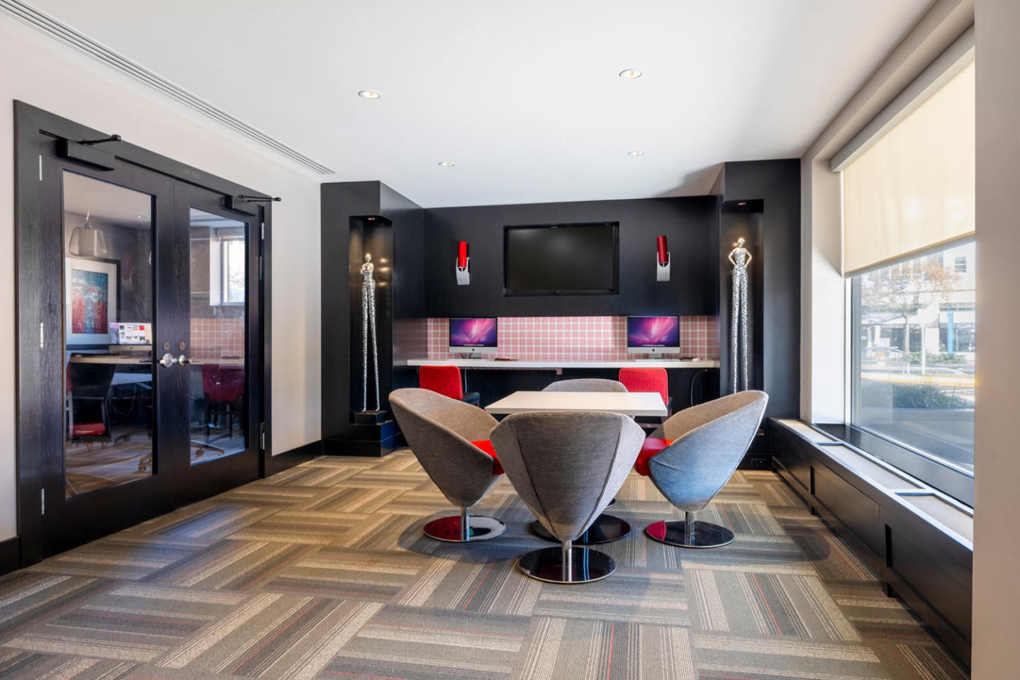 RiverHouse Image 37