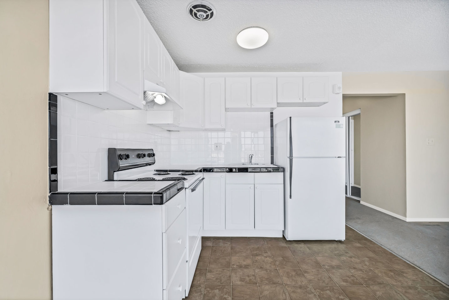 642 ALVARADO Apartments Image 3