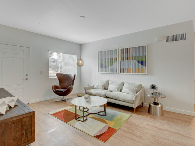 Showboat Park Apartments Image 2