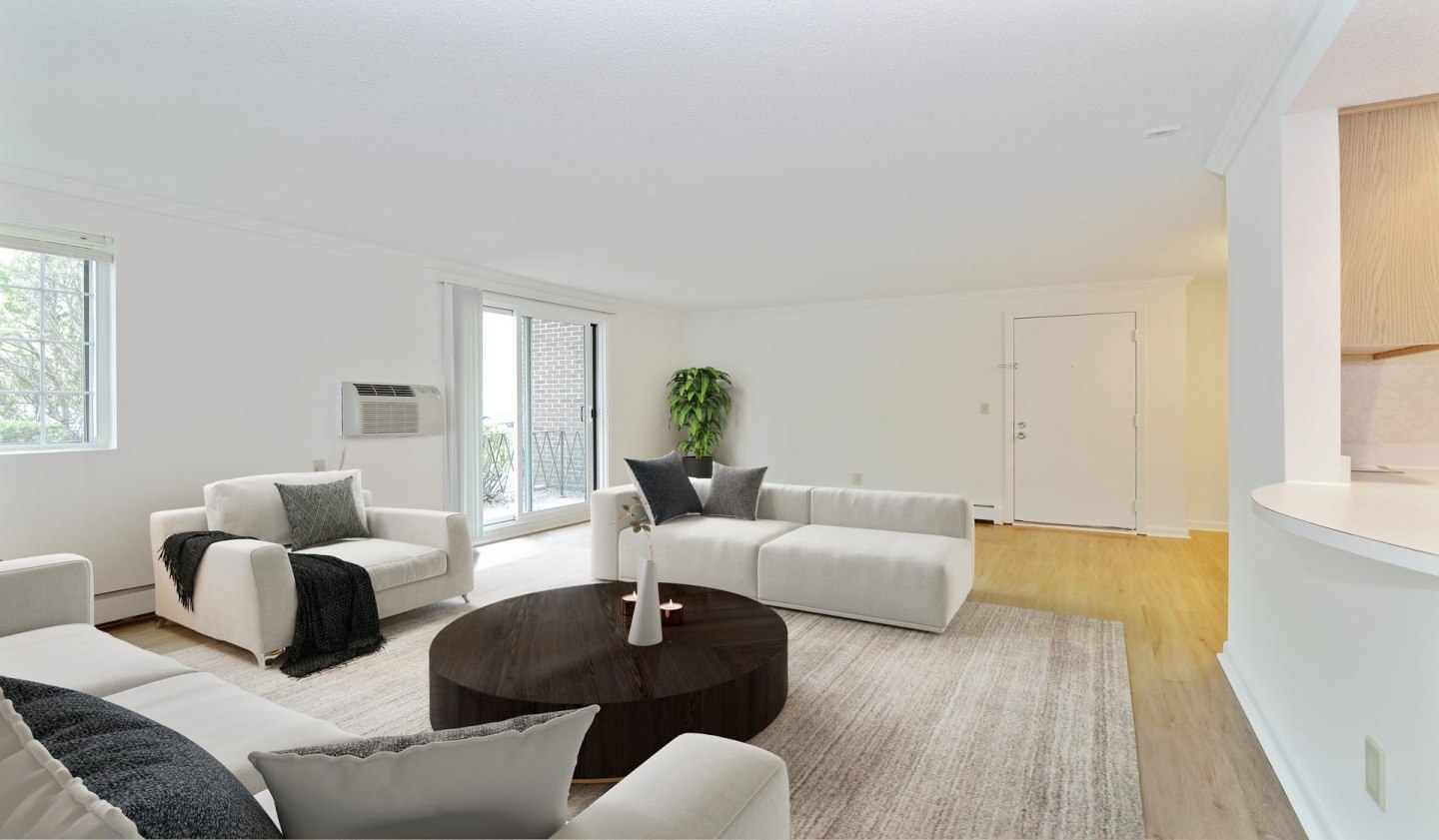 Royal Crest Warwick Apartment Homes Image 5