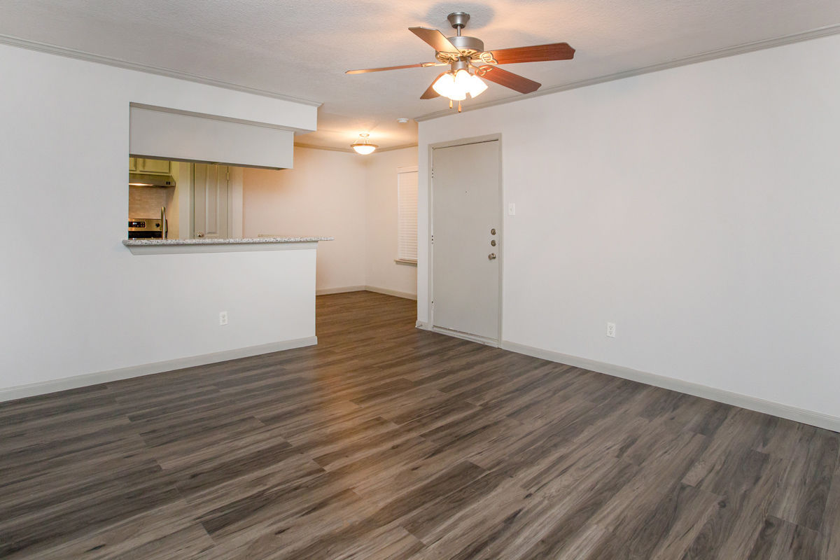 Elm Grove Image 20