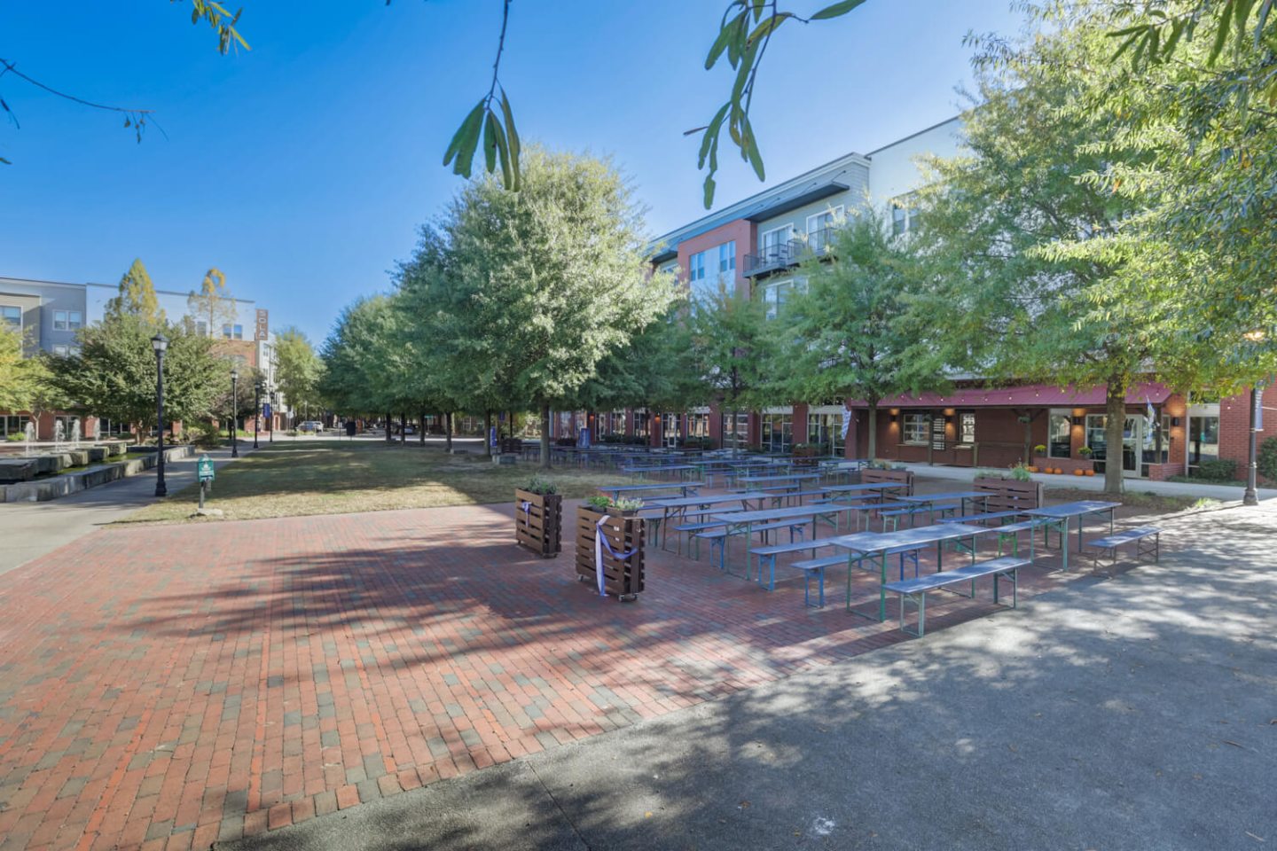 Sola Station Canalside Apartments Image 24