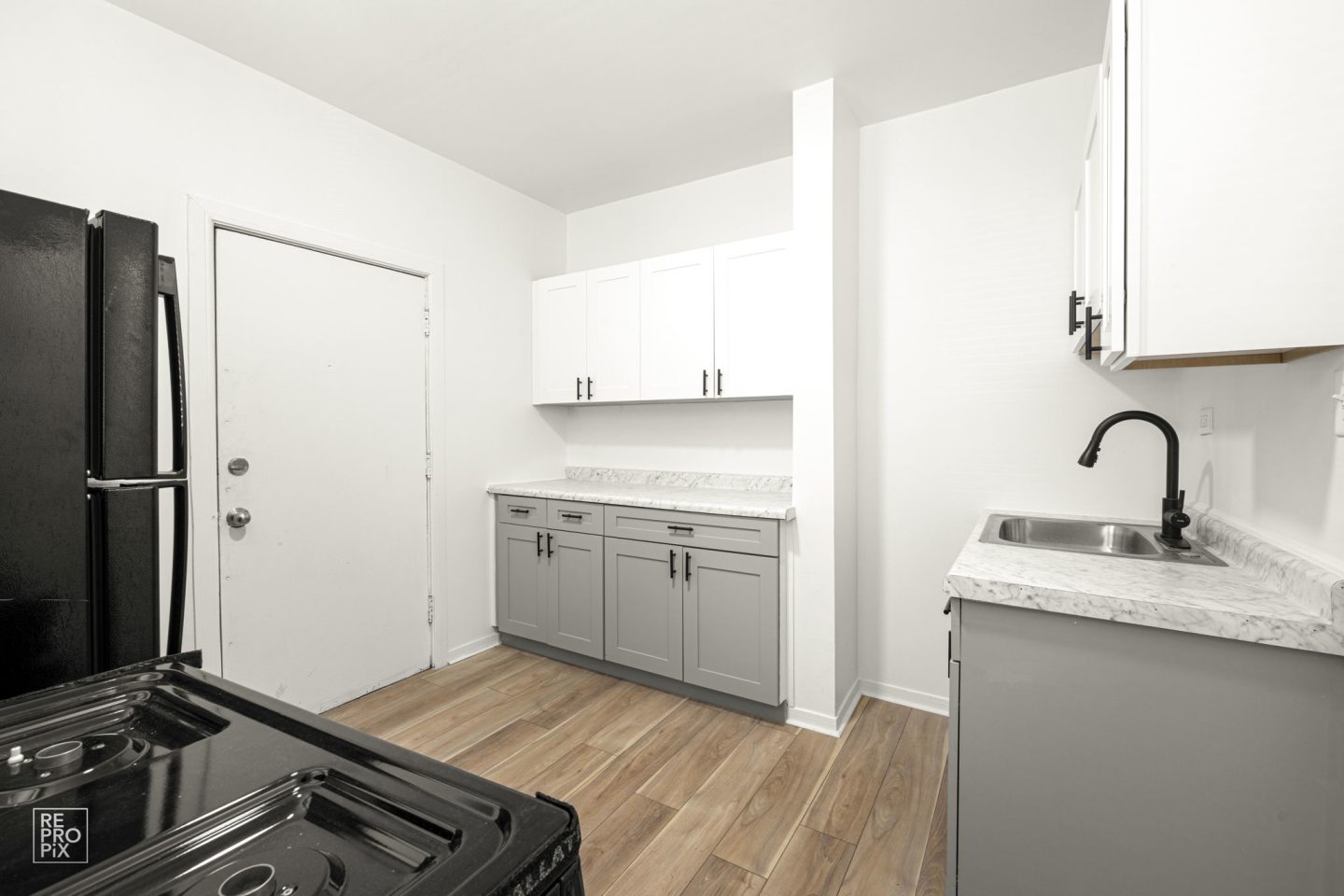 7930 S Ingleside East Chatham Apartments Image 11