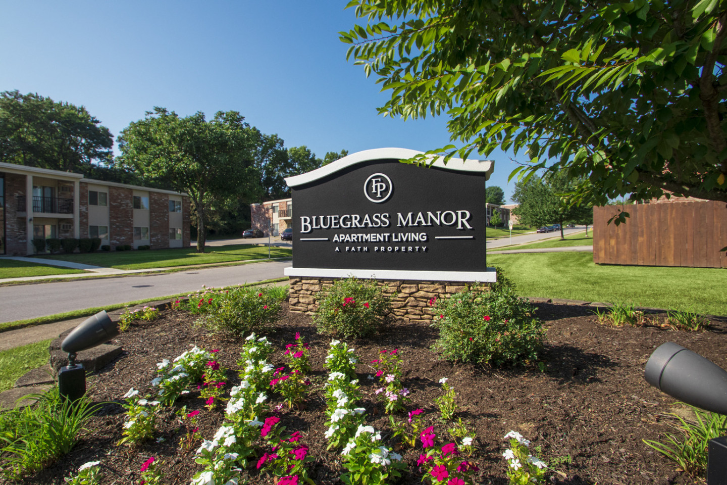 Blue Grass Manor Image 52