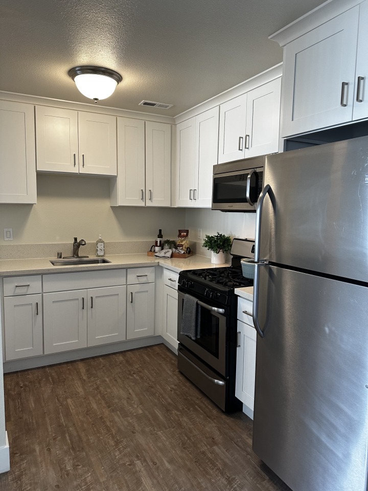 Newport Seacrest Apartments Image 4
