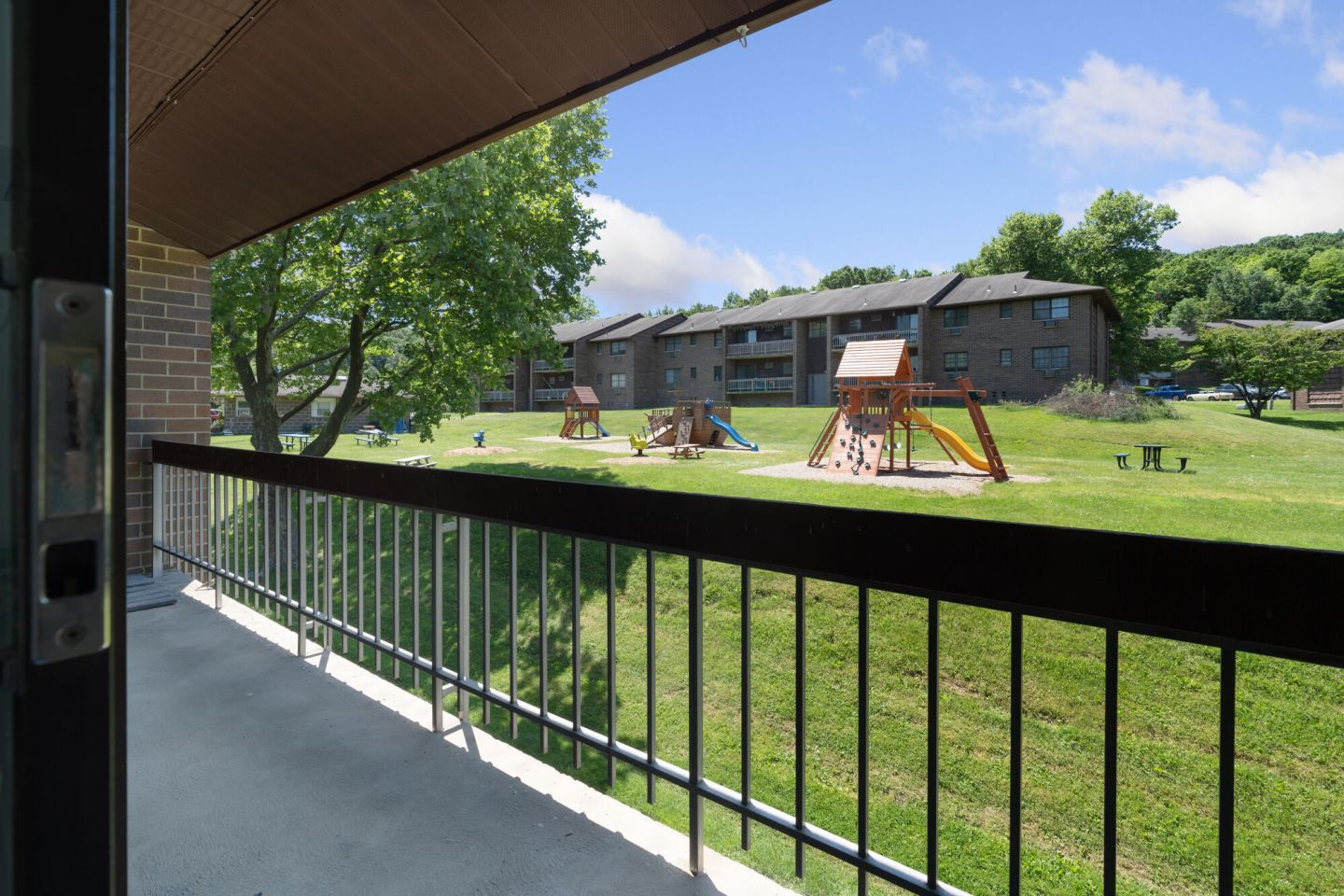 Brook Bridge Apartments Image 24