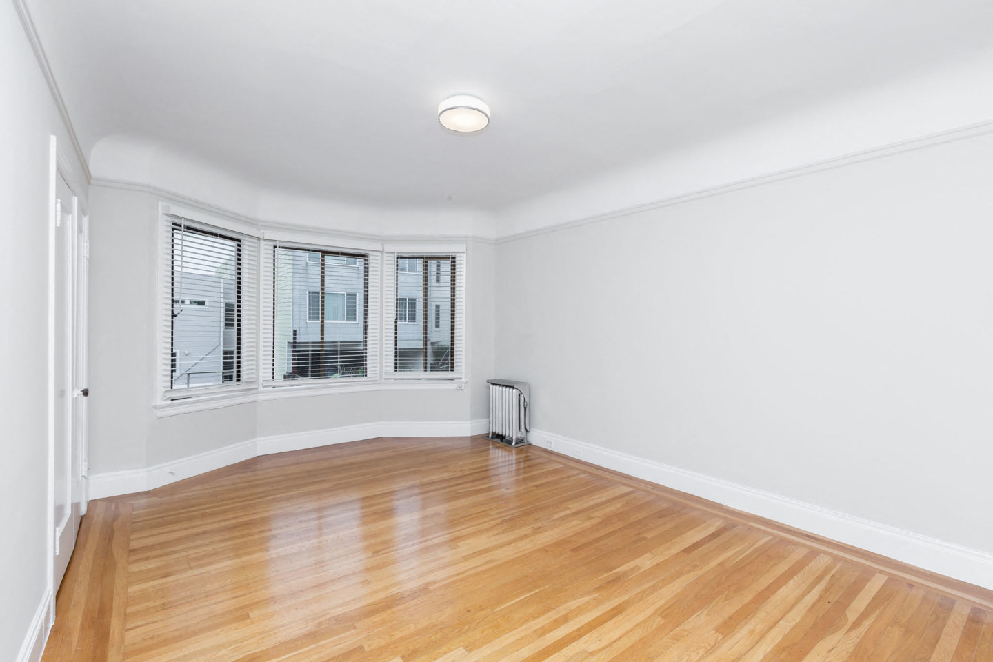 337 10TH AVENUE Apartments Image 1