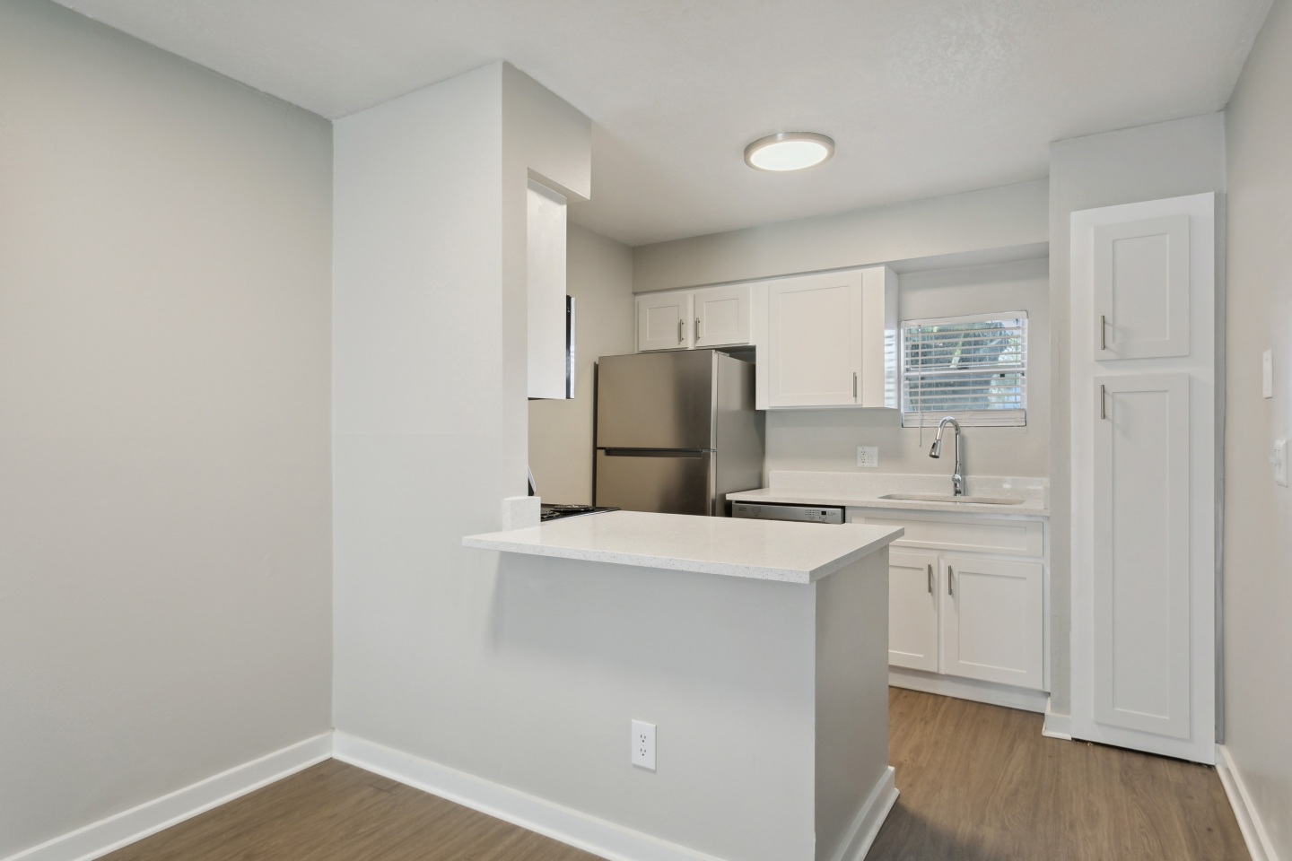 Mainsail South Residences Image 4