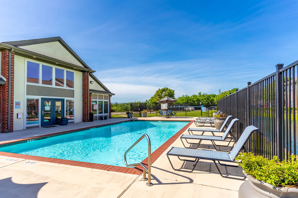 Oakbridge Apartment Homes Image 3