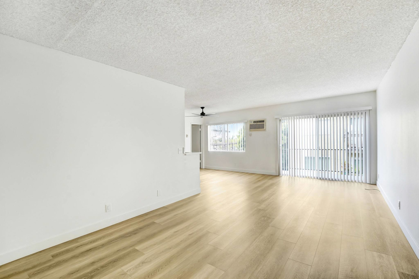 5403 West 8th Street Apartments Image 8
