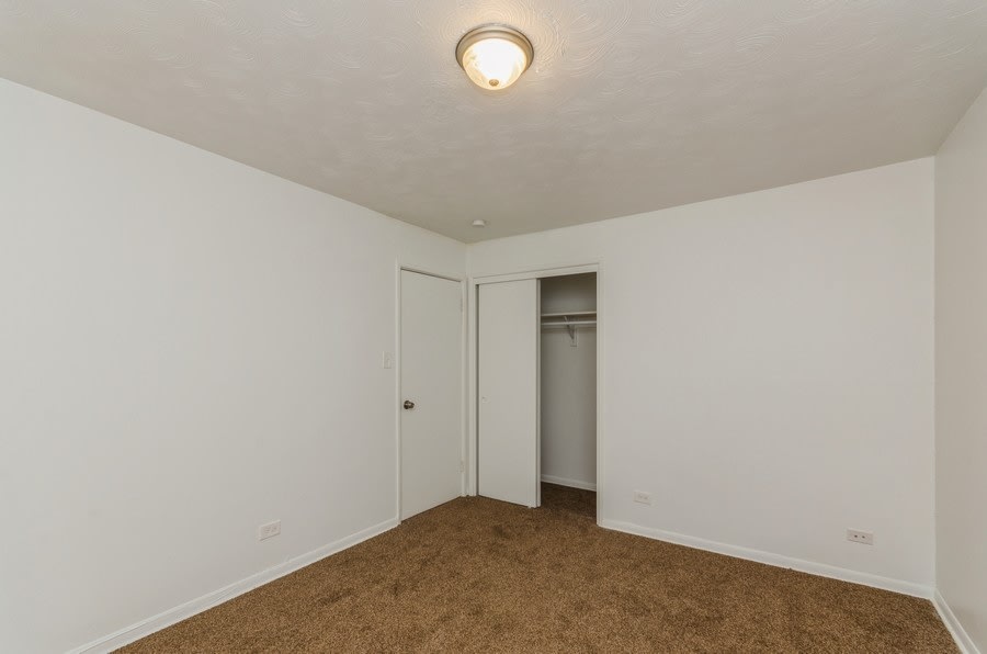 7948 S Greenwood Image 2