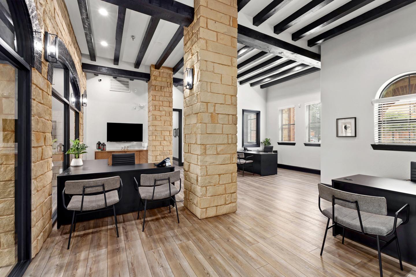 Bella Madera Image 6