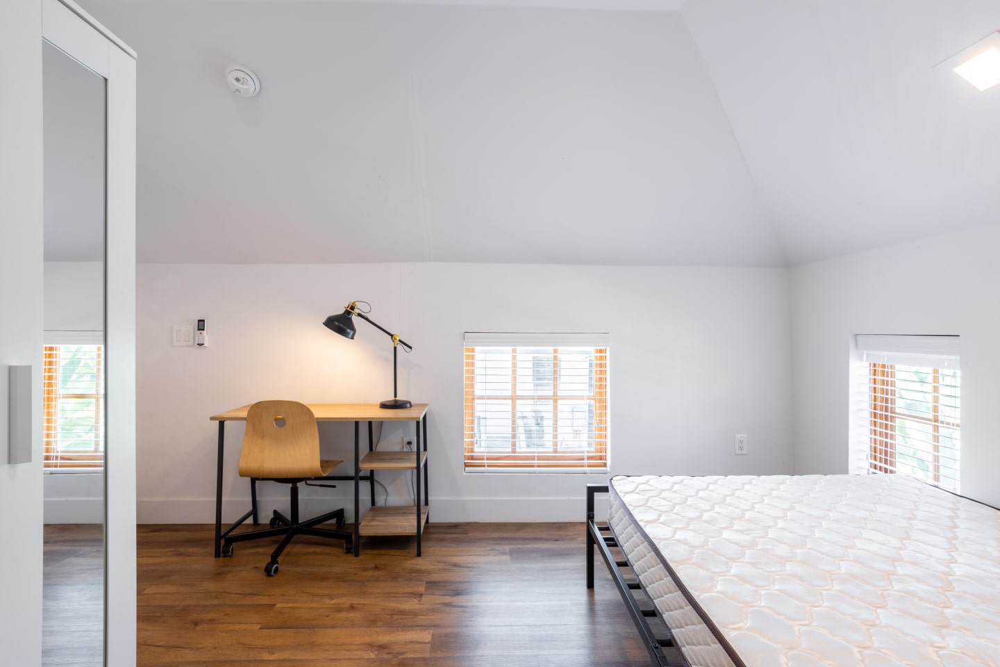 1137 West 24th Street - Co-Living Image 8