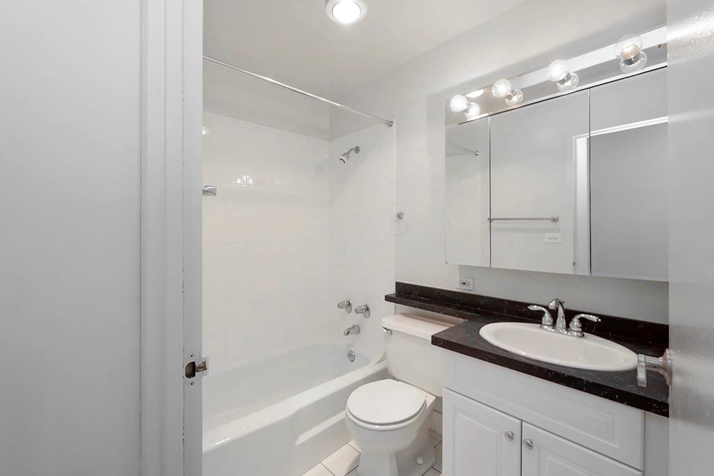 65 East Scott Street Building Image 36