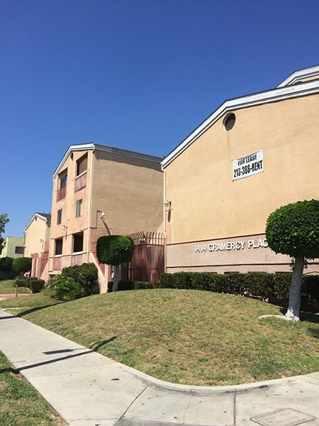 1414 S Gramercy Pl Image 2