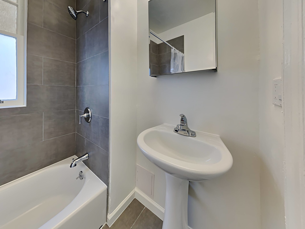 832 Erie Image 10