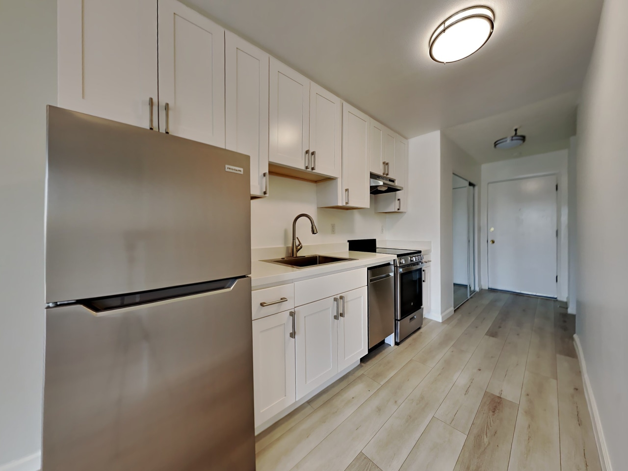 425 East 18th Image 10