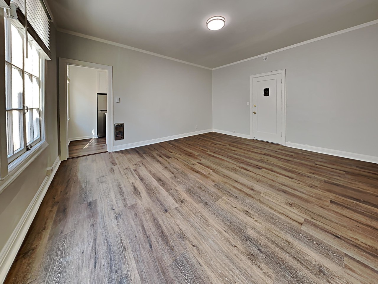 832 Erie Image 6
