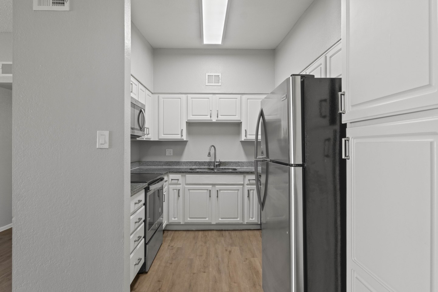 Cornell Apartments Image 4