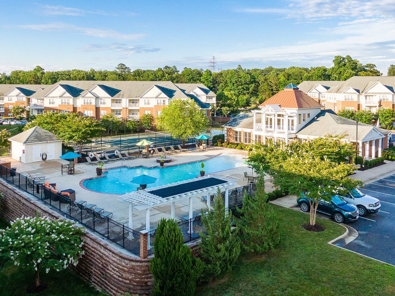 White Oak Luxury Apartments Image 4