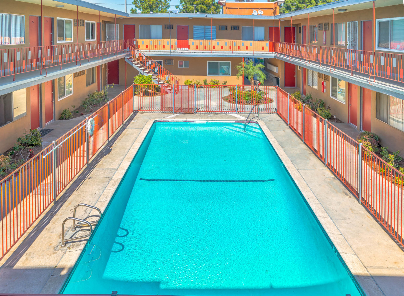 Twin Palms Image 10