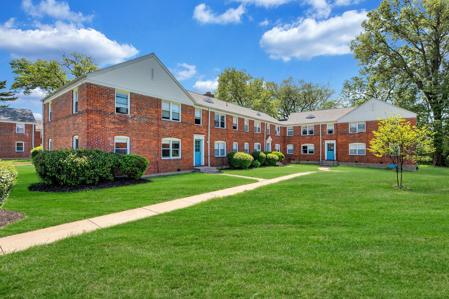 Essex Village Image 11
