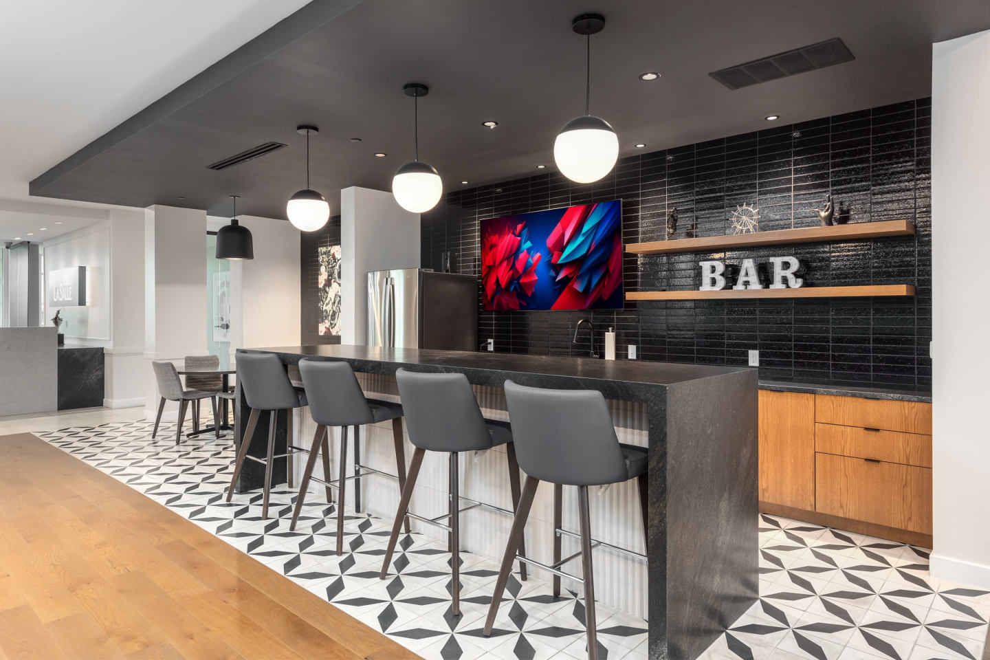 2200 LaSalle Image 4