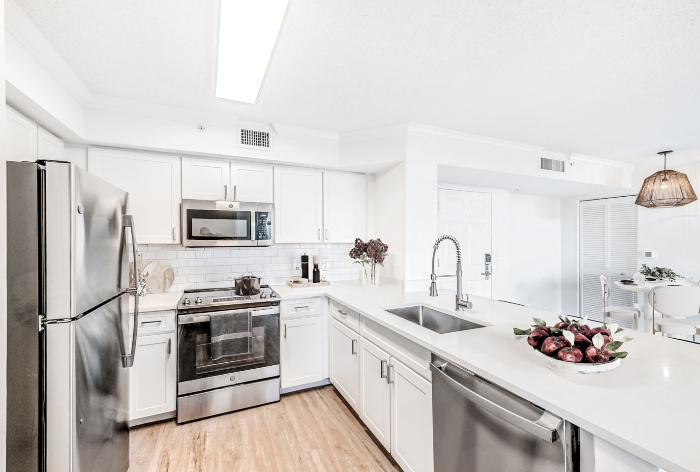Gables Grand Plaza Apartments Image 37