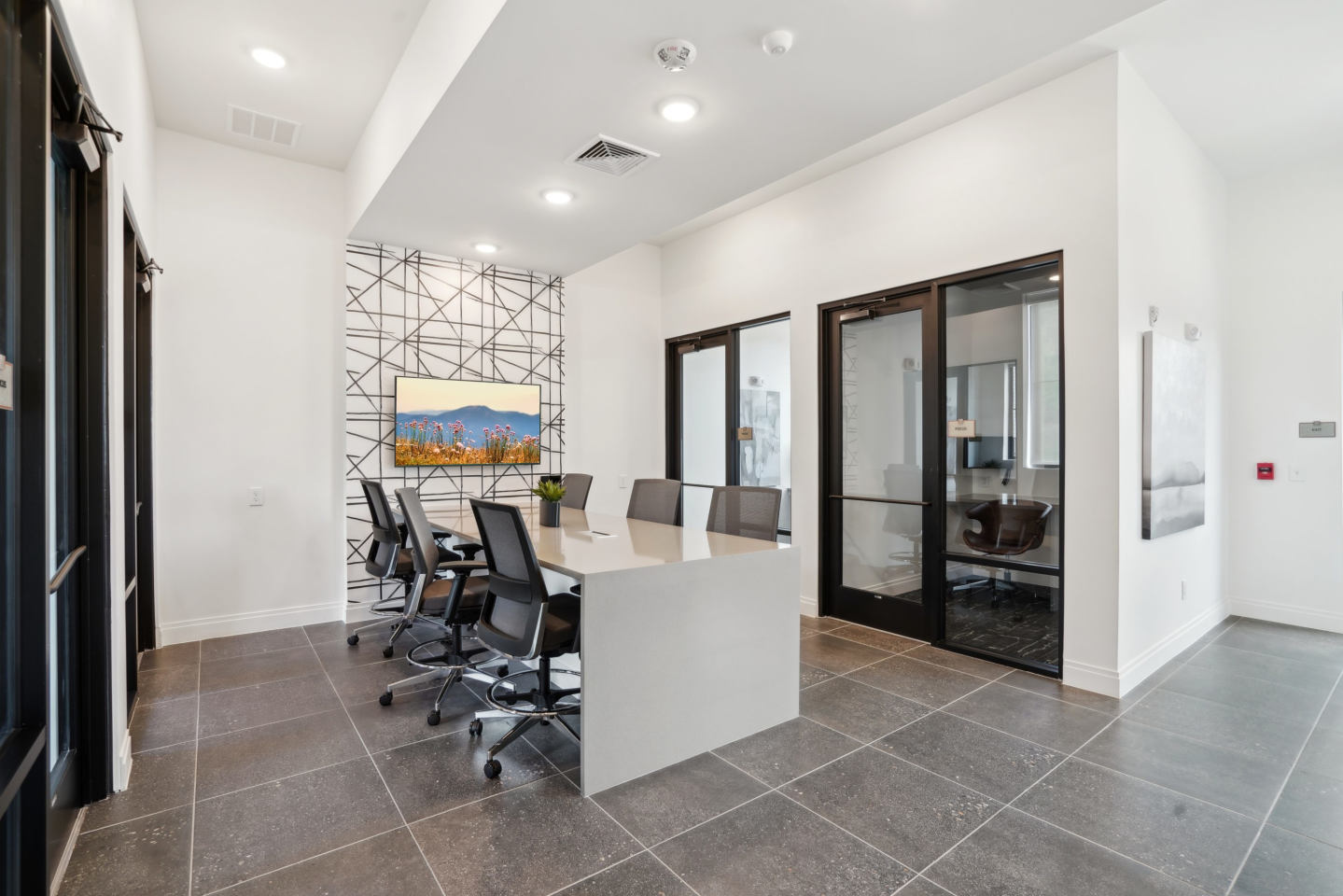 The Pullman Luxury Apartment Homes Image 100