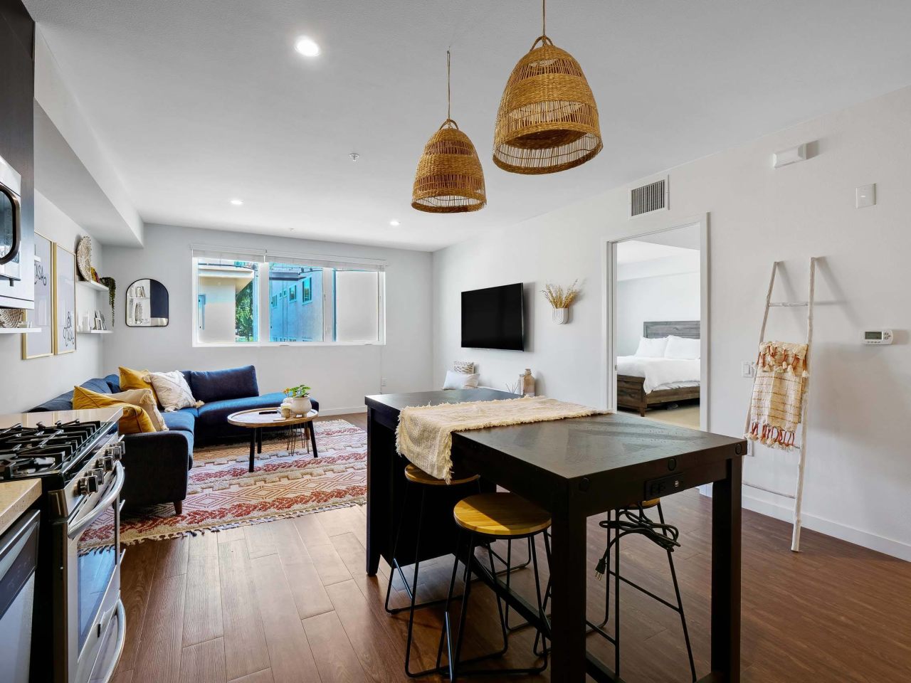 The Metropolitan at Larchmont Village Image 5
