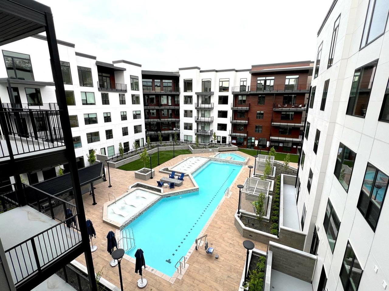 Grandeur at Holladay Hills Image 25