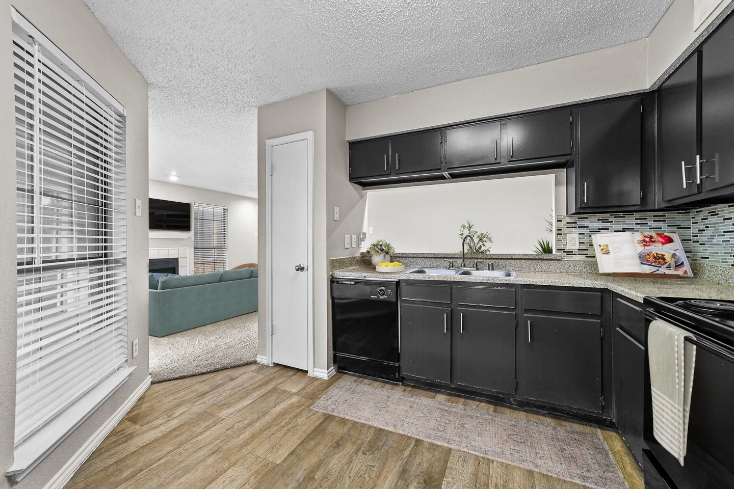 Legacy Apartments Image 16