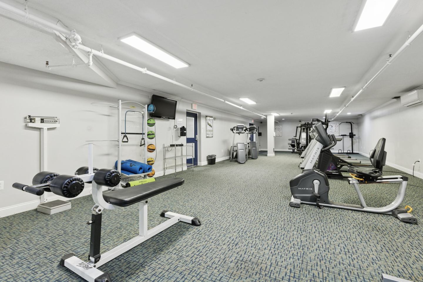 450 Green Apartments Image 13