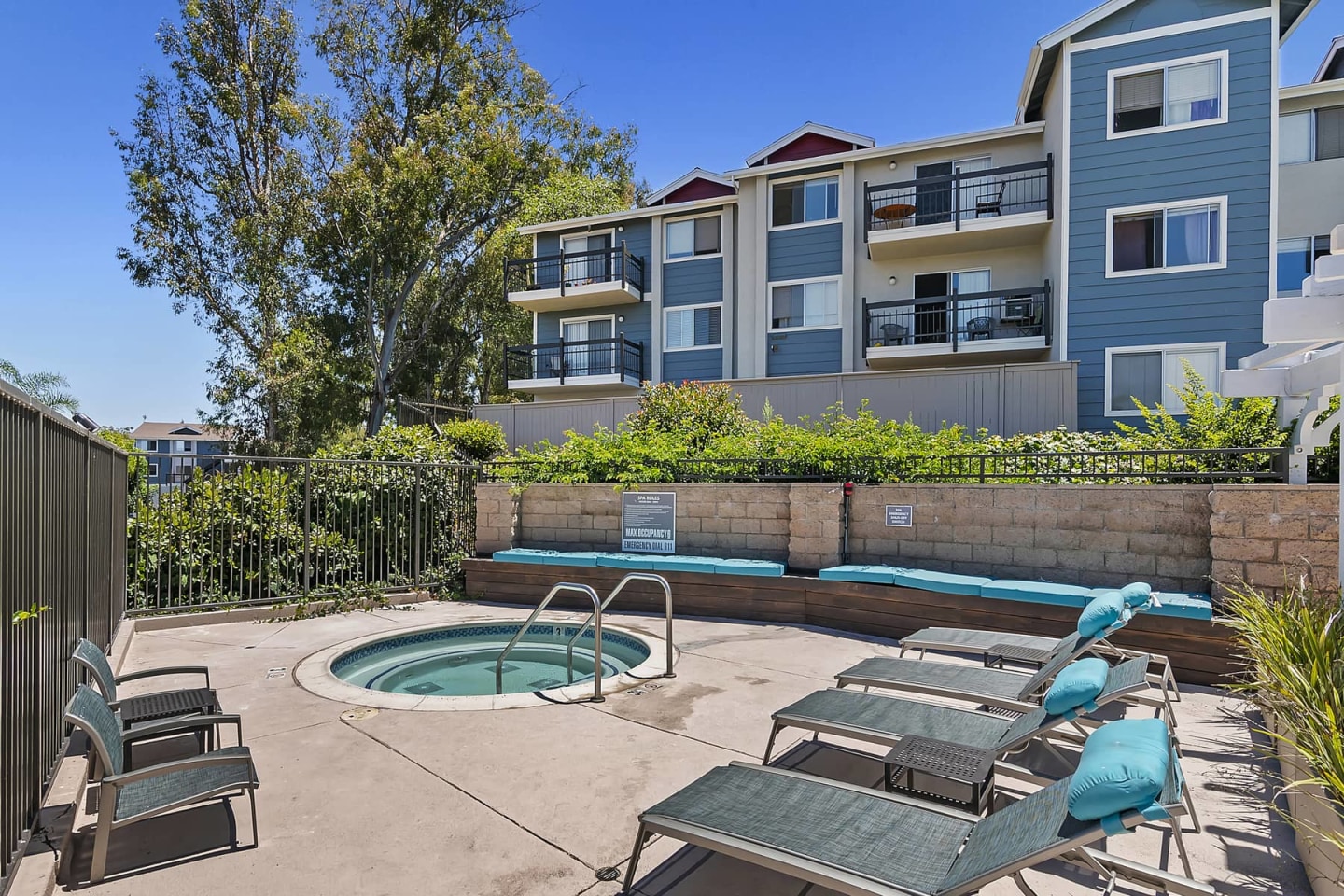 The Avenue at Carlsbad Image 11