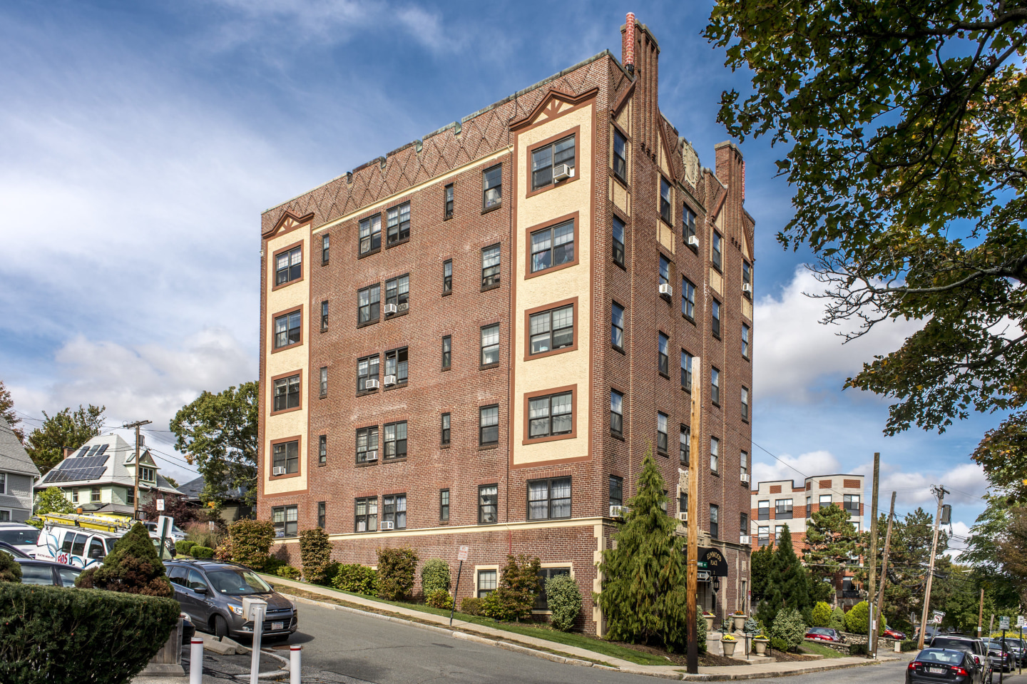 Elmwood Apartments Image 14