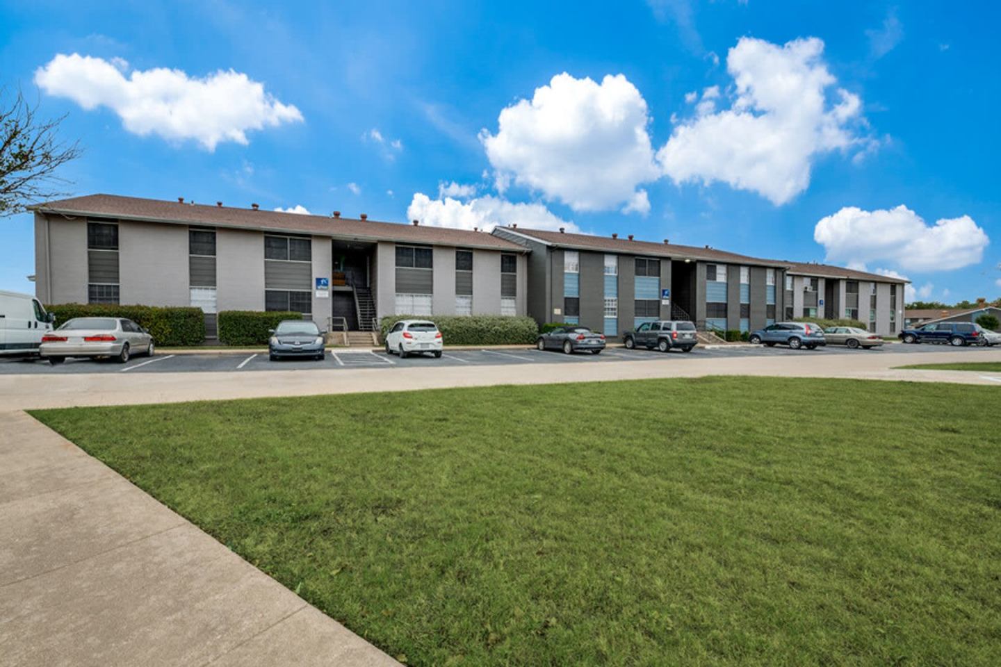 Sky Landing Apartments Image 8
