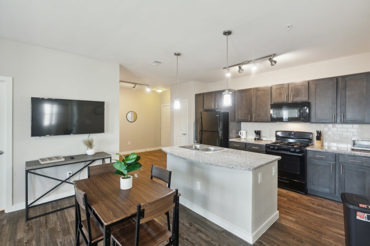 Smart Living at Cypress Creek Image 10