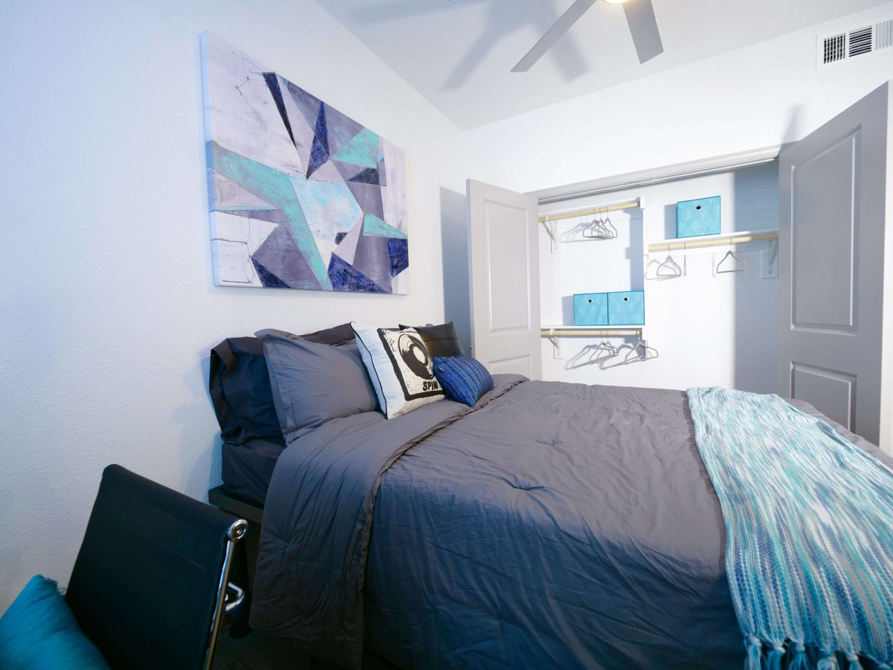 Liv+ Arlington - Student Housing Image 33