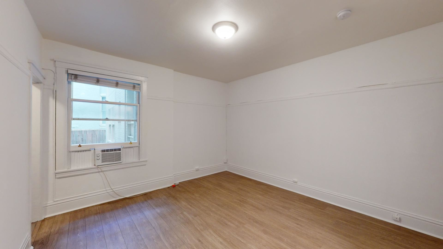 701 Taylor Image 4