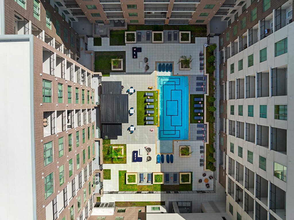 1810 Main Image 10
